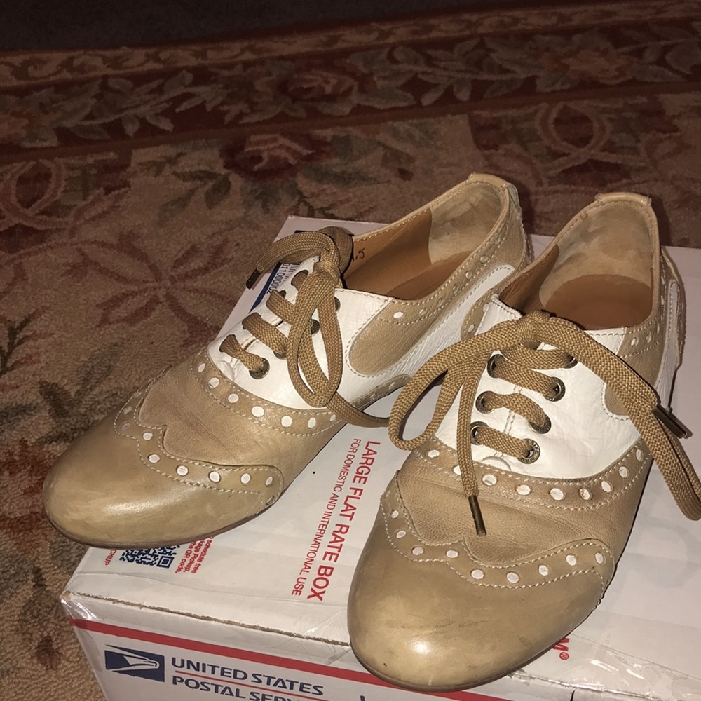 RINALDI LEATHER SHOES 9.5 MEDIUM ($169. When purchased)